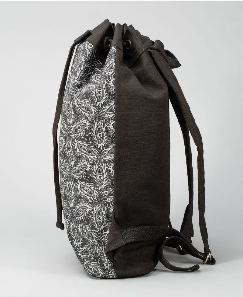 Eyesee  ➟ Padded Straps Drawstring Backpack 