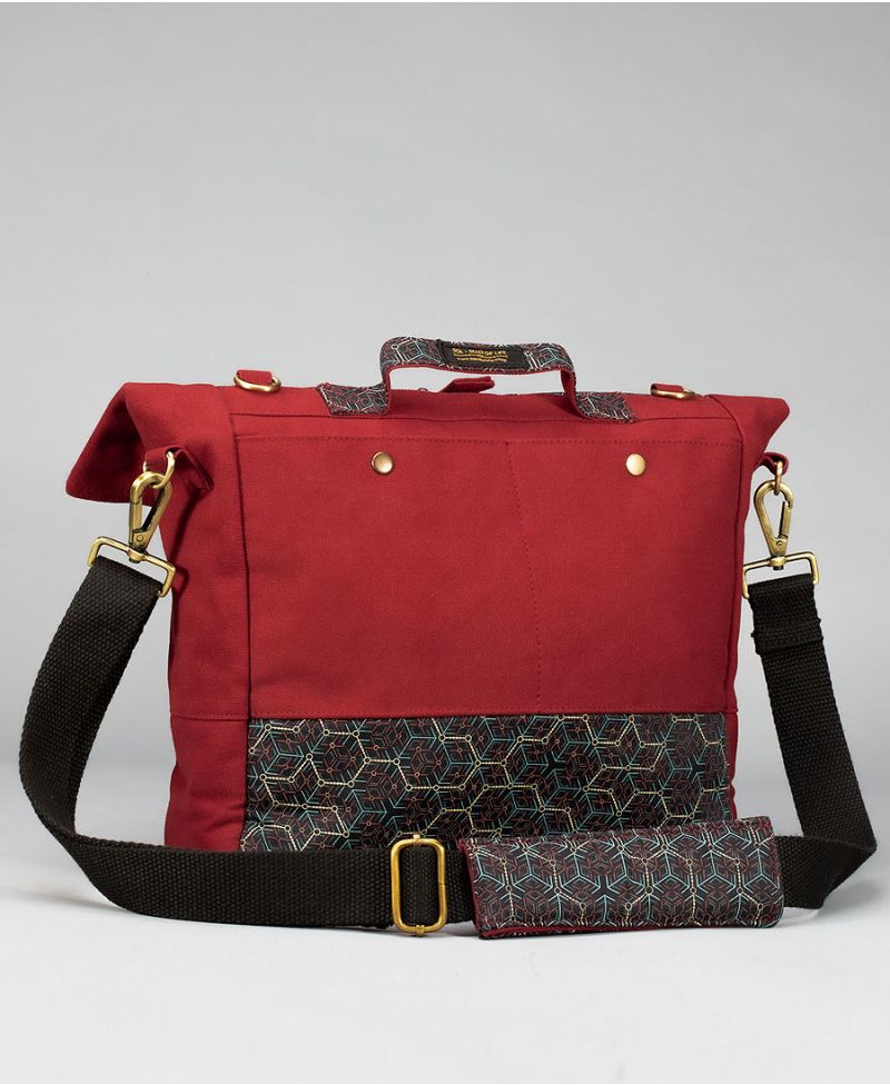 Kubic Messenger Bag | NEW 