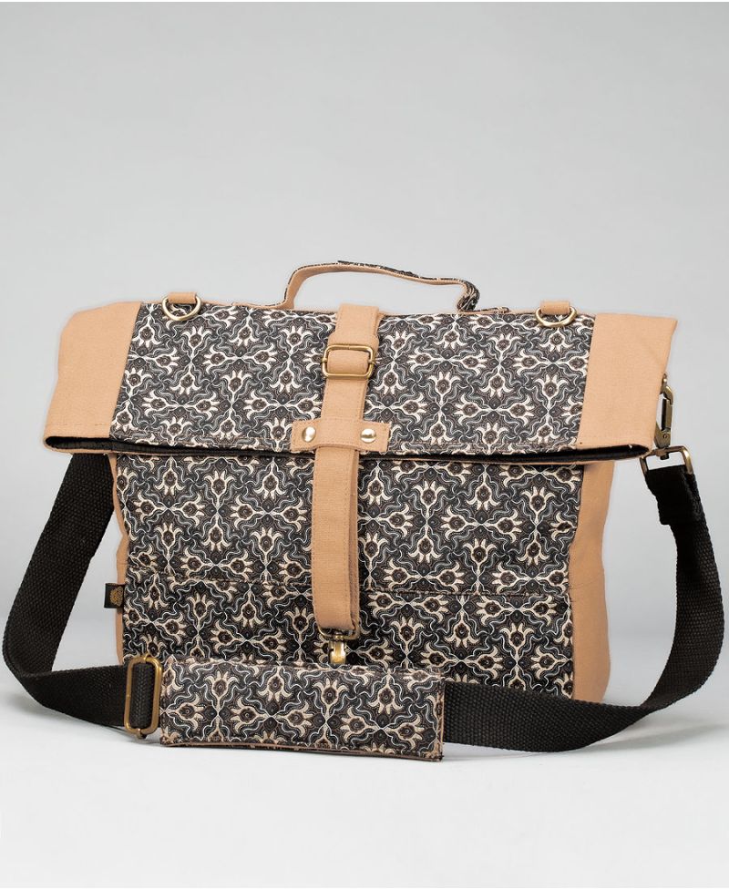 Laptop messenger canvas bag for women 