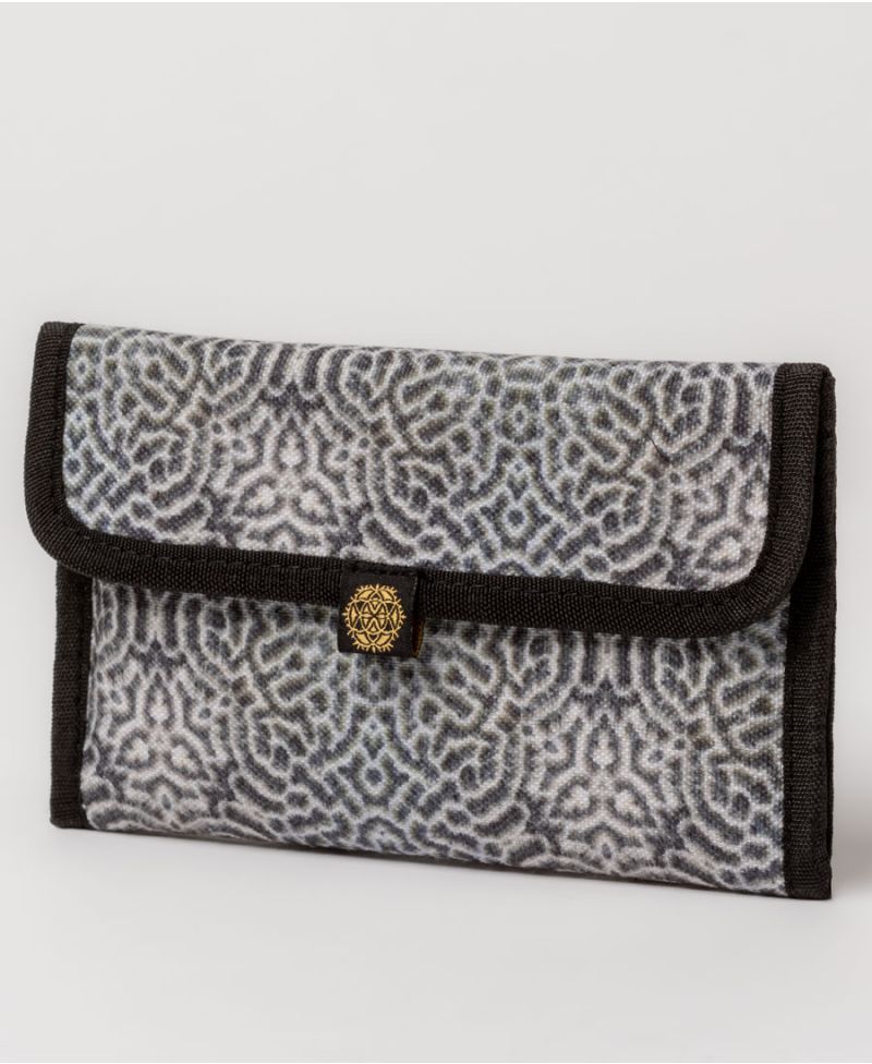 Diploria Tobacco Pouch 