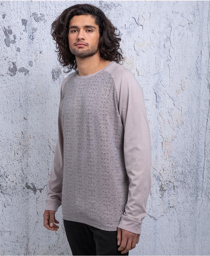 Shipibo Kené Long Sleeve T-shirt ➟ Grey