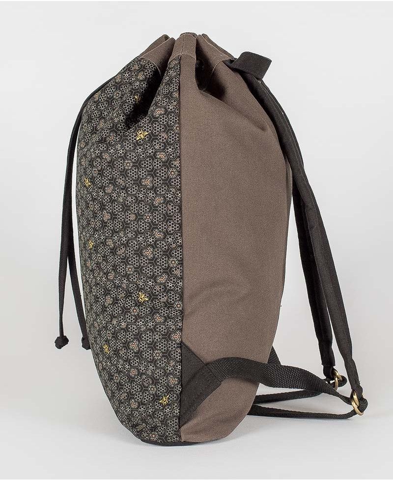 Bees ➟ Padded Straps Drawstring Backpack 