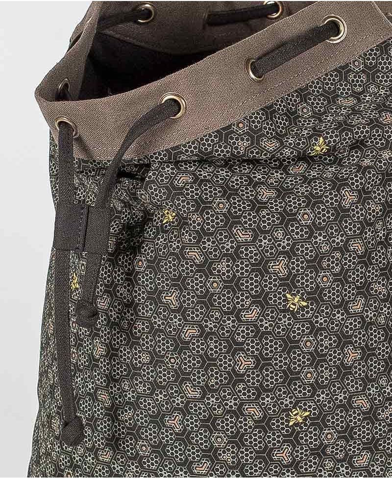 Bees ➟ Padded Straps Drawstring Backpack 