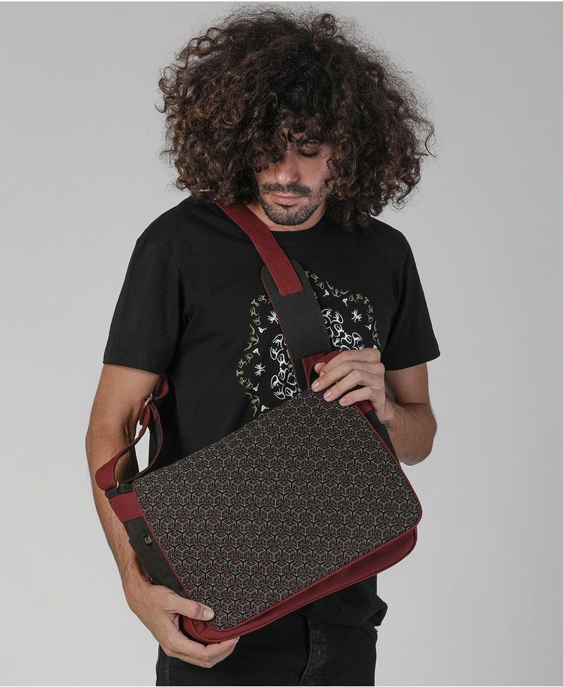 Kubic Messenger Bag | Maroon