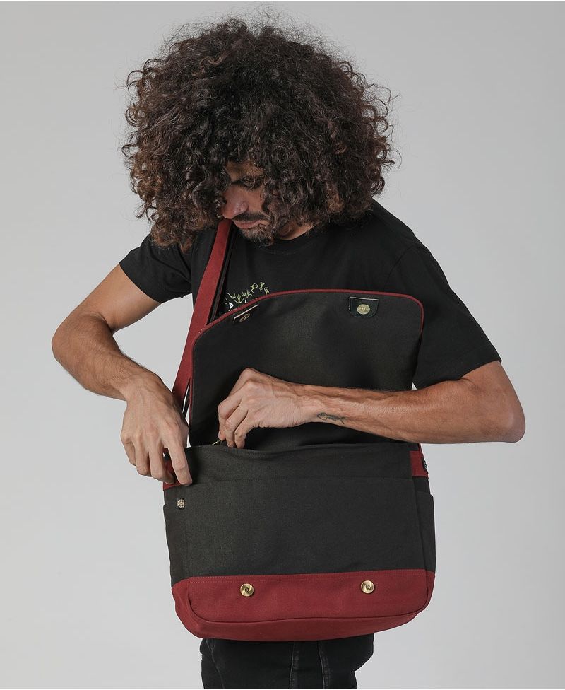 Kubic Messenger Bag | Maroon