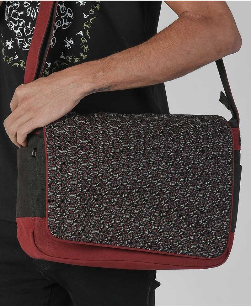 Kubic Messenger Bag | Maroon