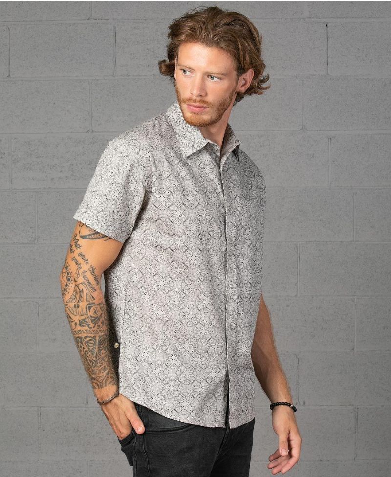 Squarcle Button Shirt ➟ Grey