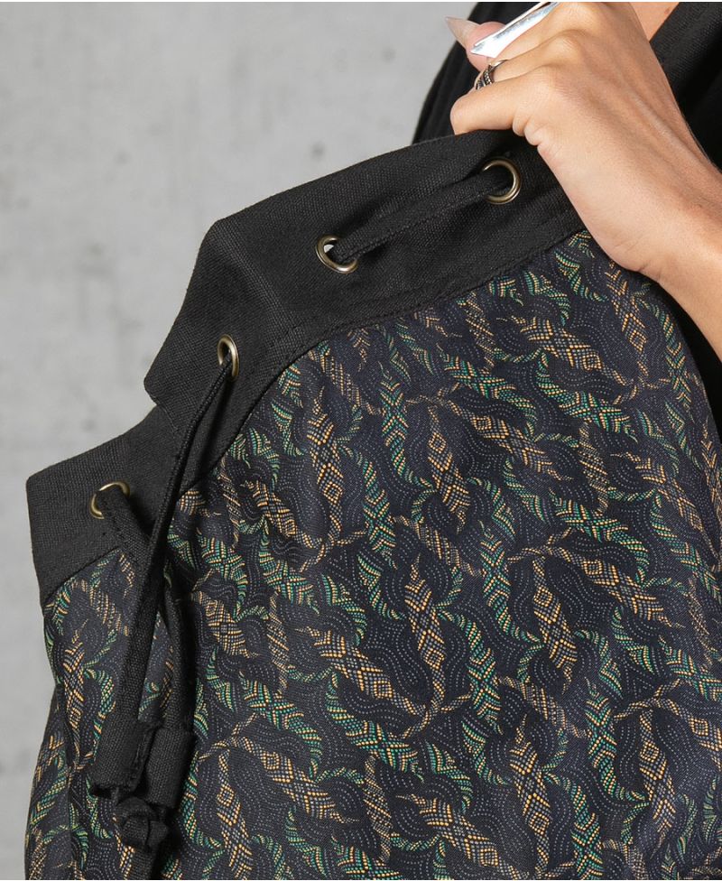Nyoka  ➟ Padded Straps Drawstring Backpack 