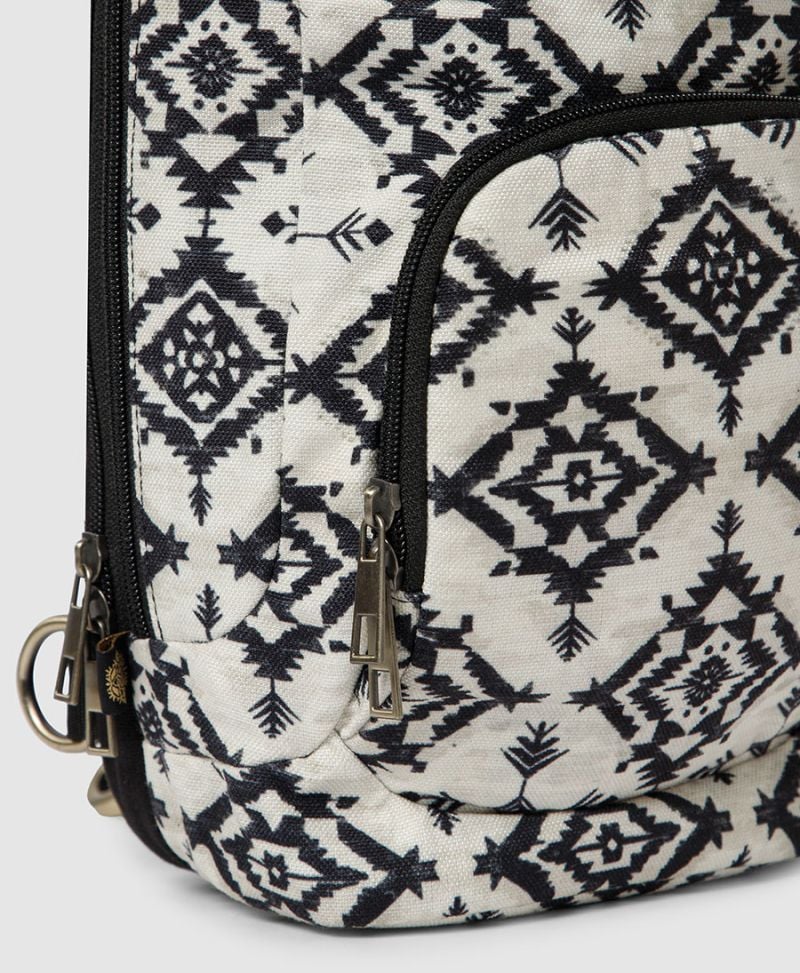 Arrowra Mid Sling Bag