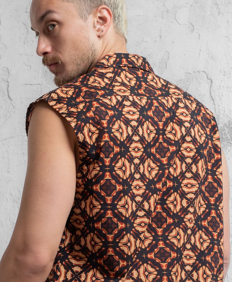 Blup Sleeveless Button Up 