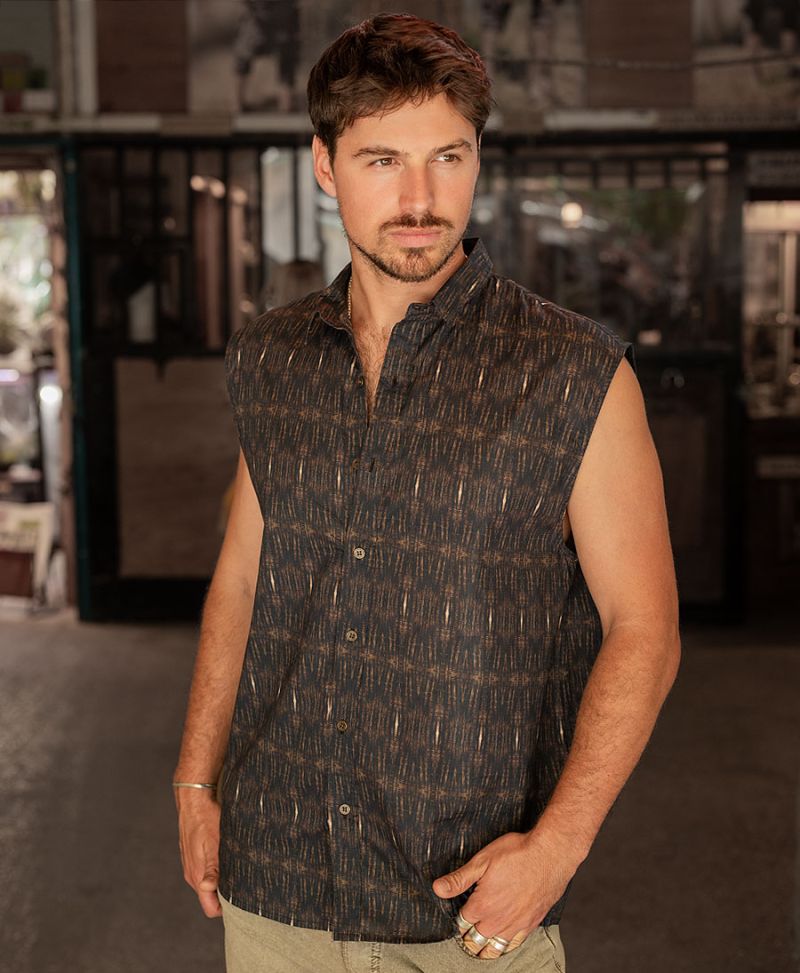 Longis Sleeveless Button Up 
