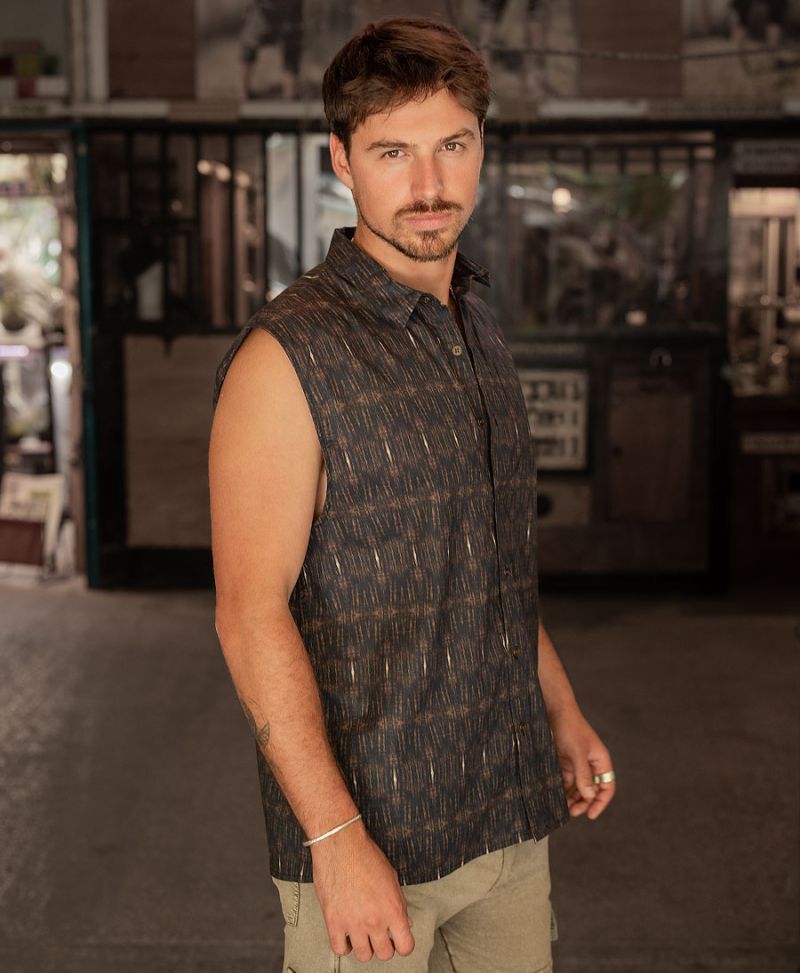 Longis Sleeveless Button Up 