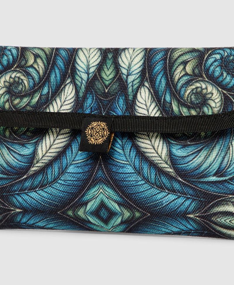 Rolling tobacco pouch case vegan