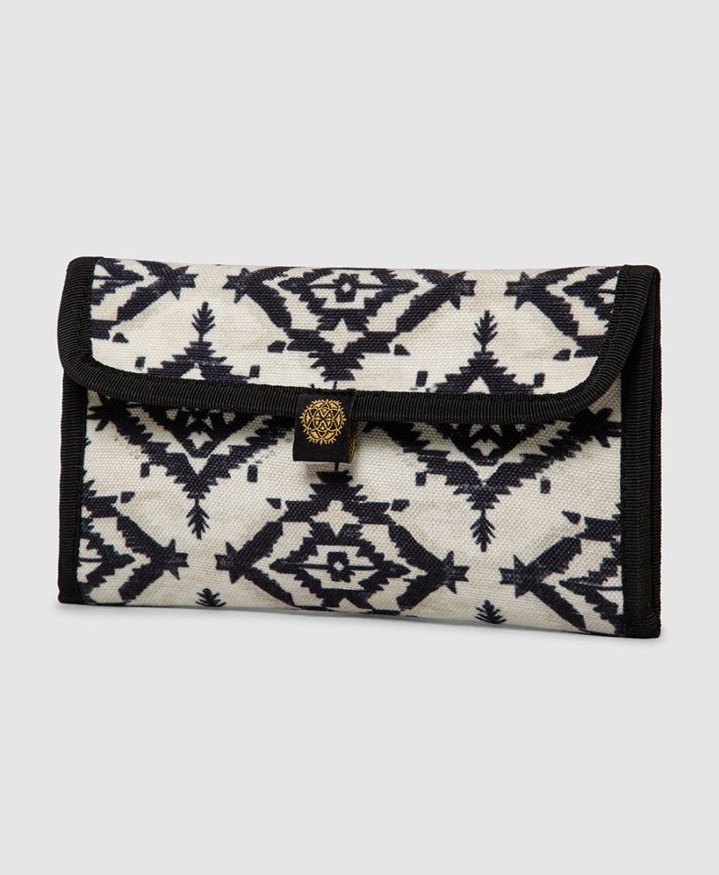 Arrowra Tobacco Pouch 