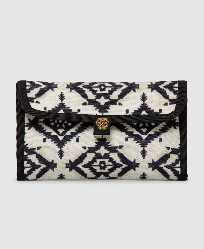 Arrowra Tobacco Pouch 