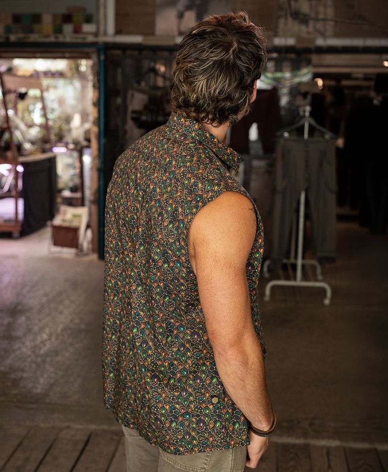 eSLDi Sleeveless Button Up 