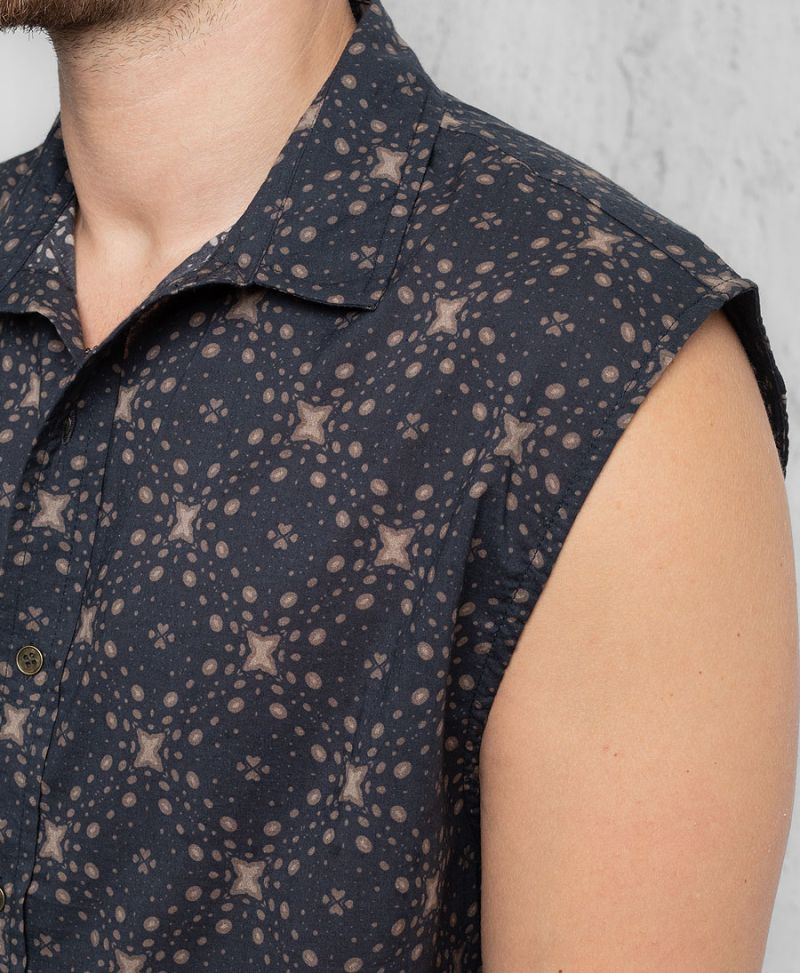 Doti Sleeveless Button Up 