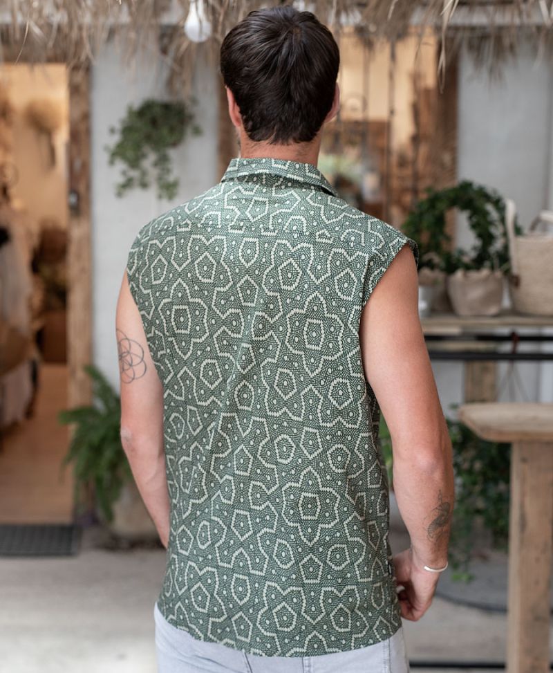 Trigul Sleeveless Button Up 