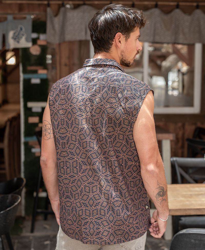 Ming Sleeveless Button Up 