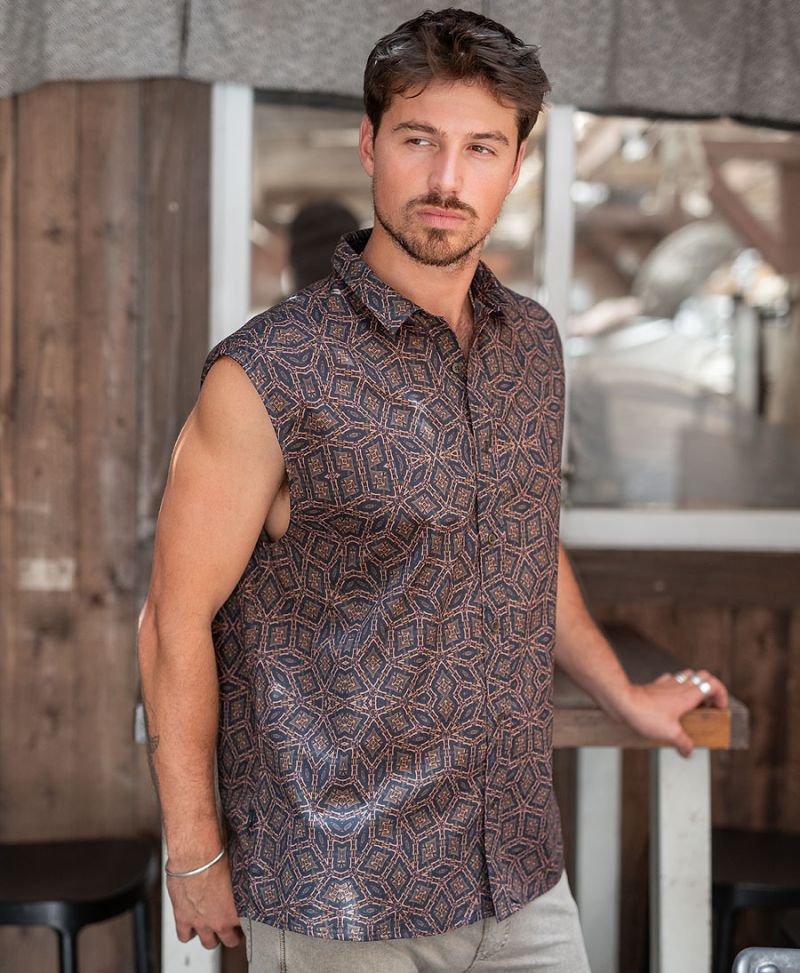 Ming Sleeveless Button Up 
