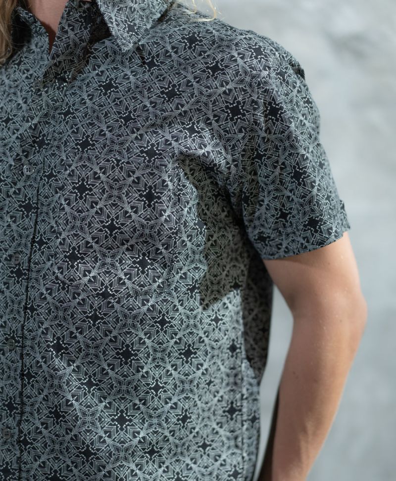 Squarcle  Button Shirt ➟ Black & White