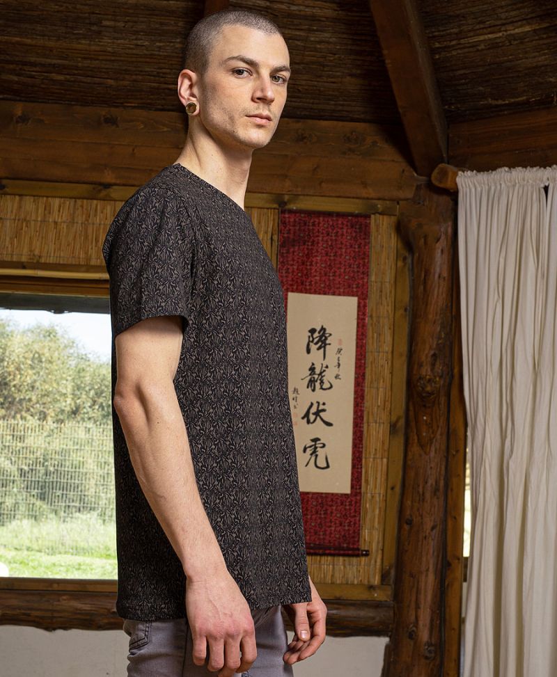 Peach T-shirt ➟ Black