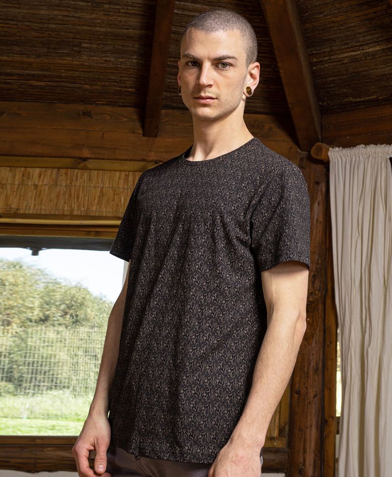 Peach T-shirt ➟ Black