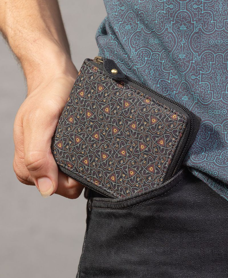Atomic Mens Zip Wallet 