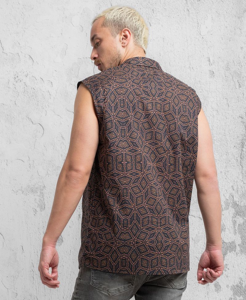 Ming Sleeveless Button Up 