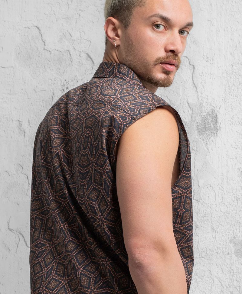 Ming Sleeveless Button Up 