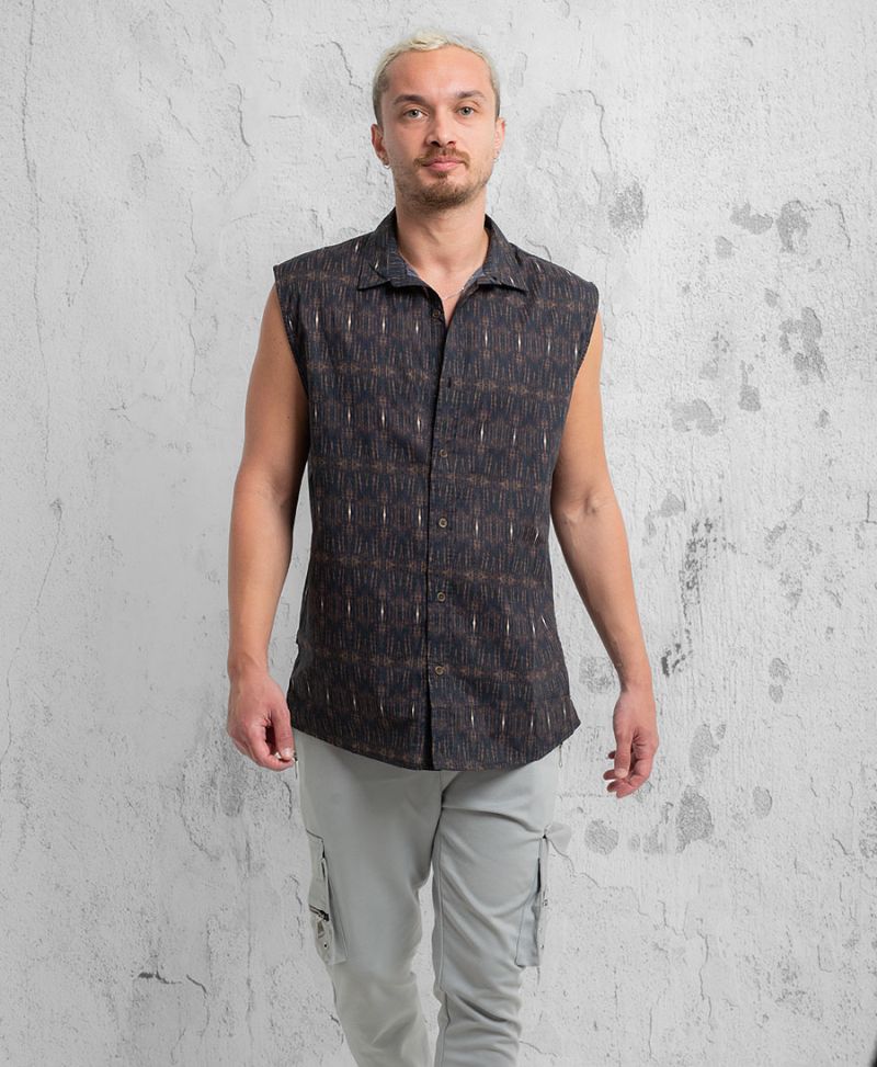 Longis Sleeveless Button Up 