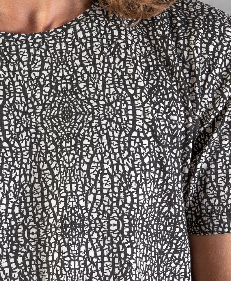 Melon T-shirt ➟ Black