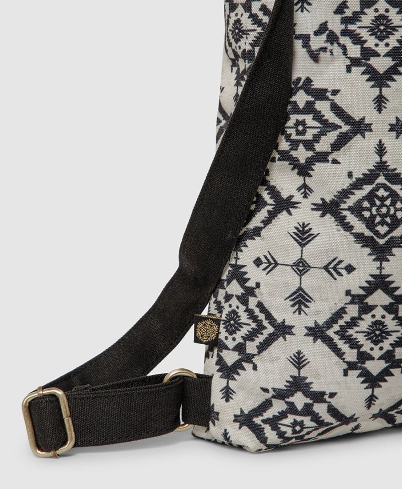 Arrowra Drawstring Backpack