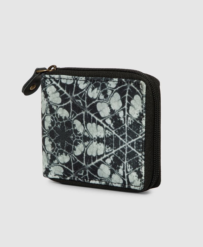 Cyclamen  Mens Zip Wallet 