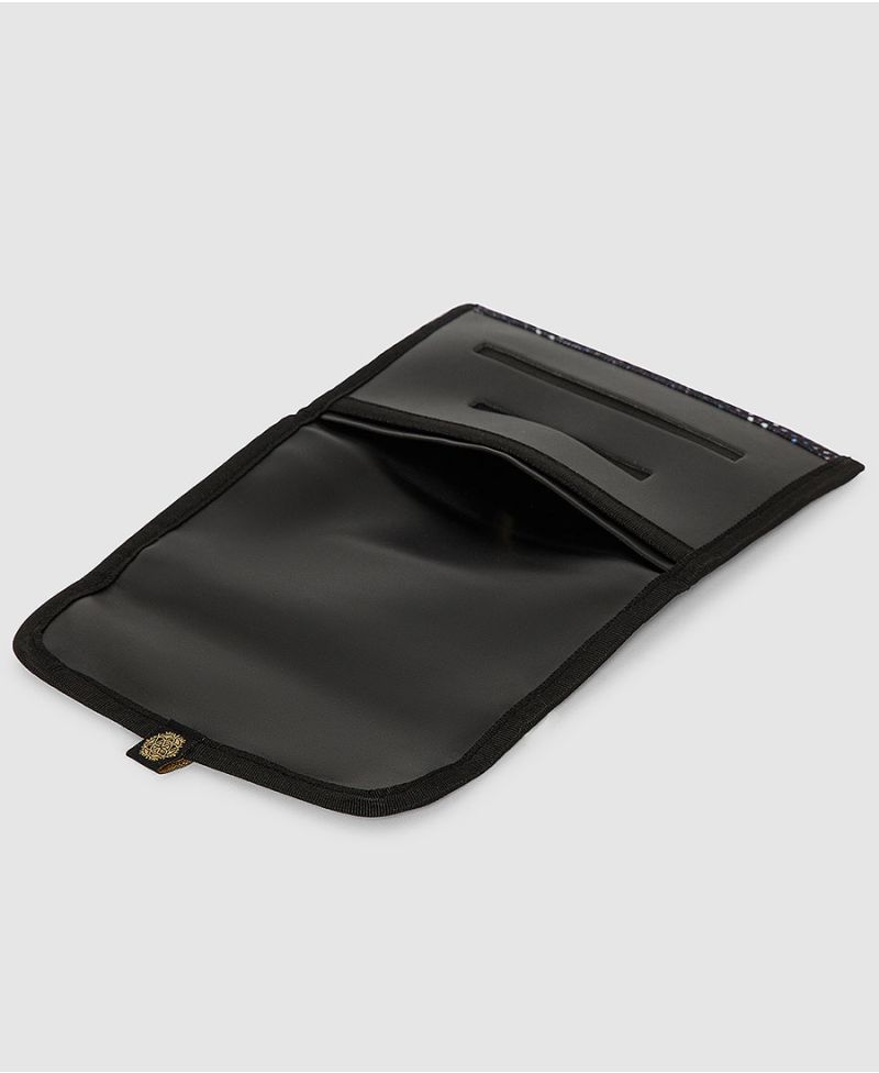 Flowry Tobacco Pouch 