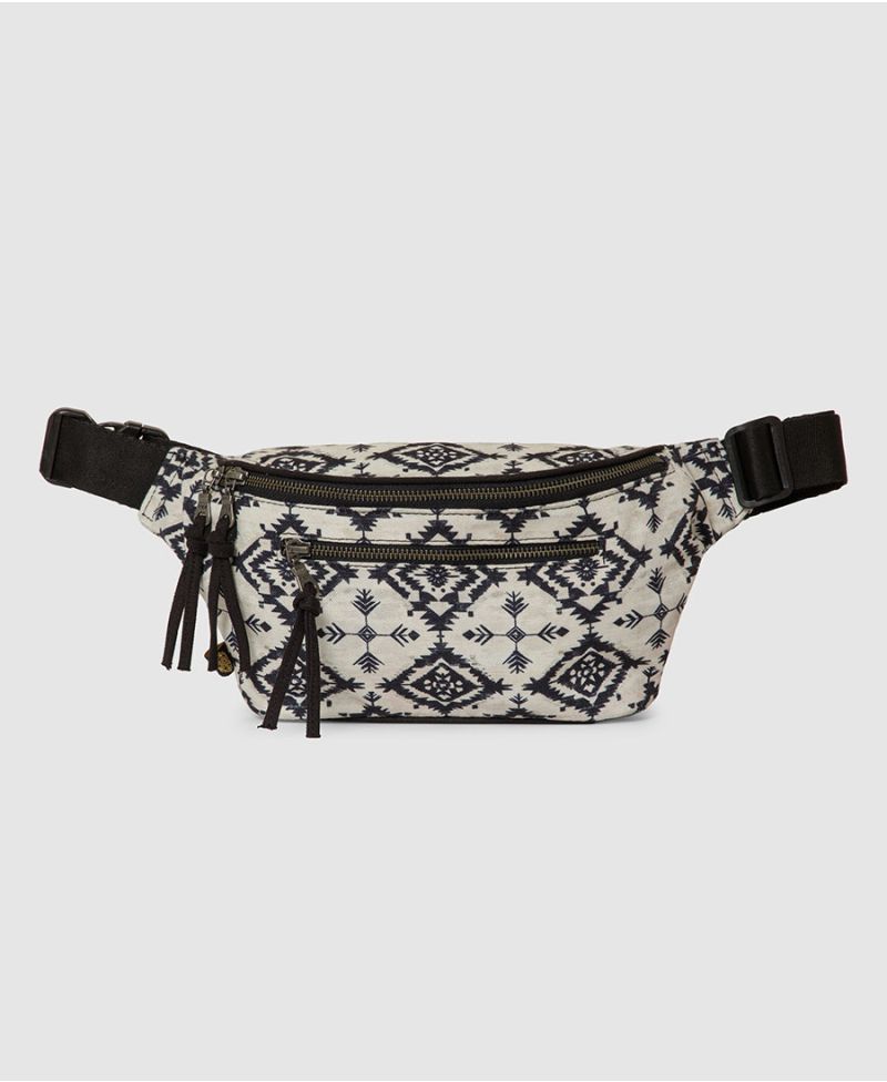 Arrowra Pouch