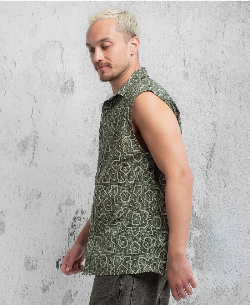 Trigul Sleeveless Button Up 