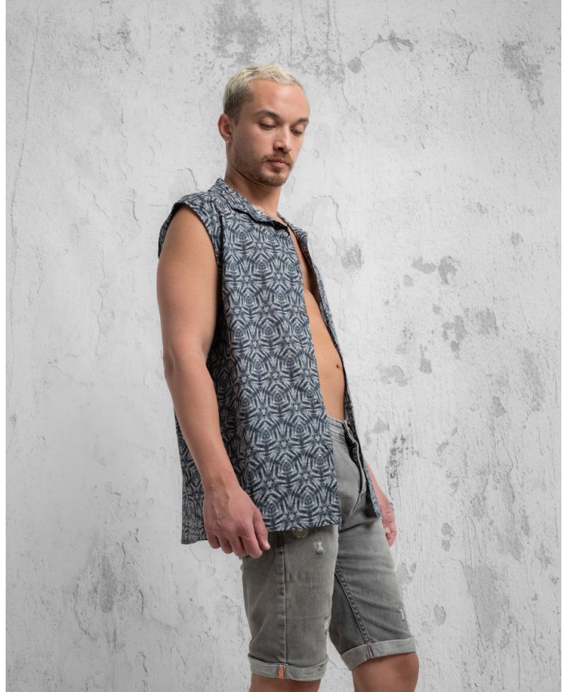 Feathral Sleeveless Button Up 