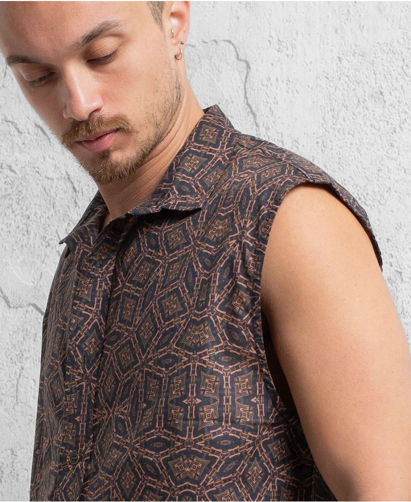 Ming Sleeveless Button Up 