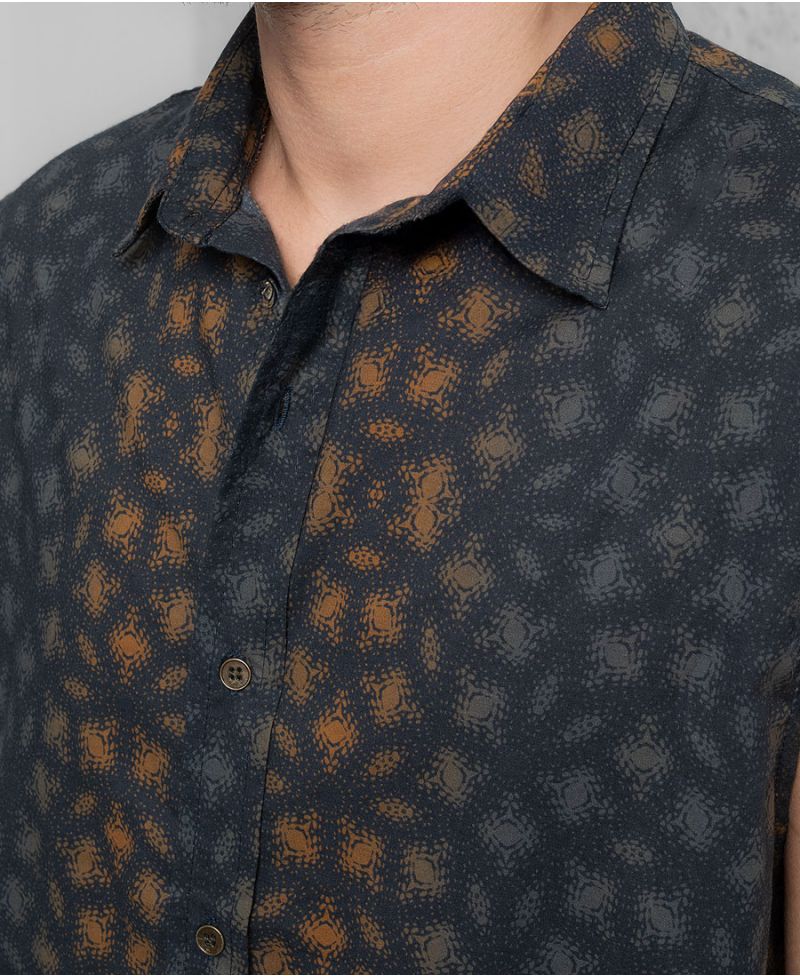 Hoover Sleeveless Button Up 