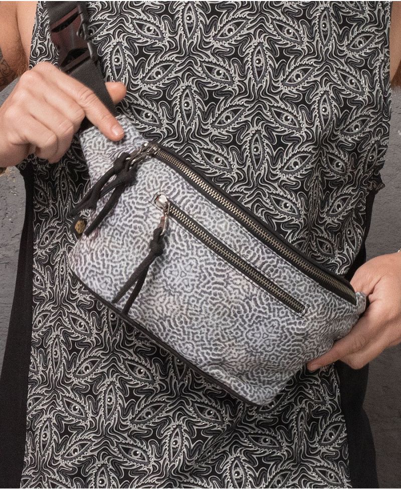Diploria Pouch