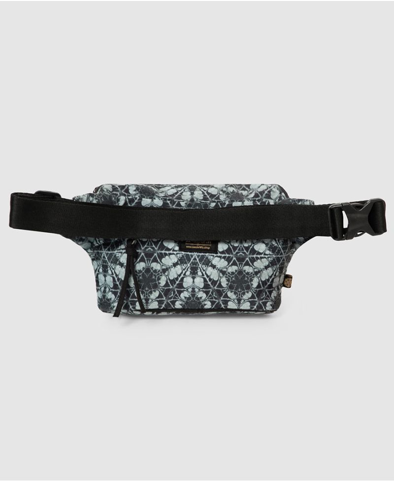 Cyclamen Pouch