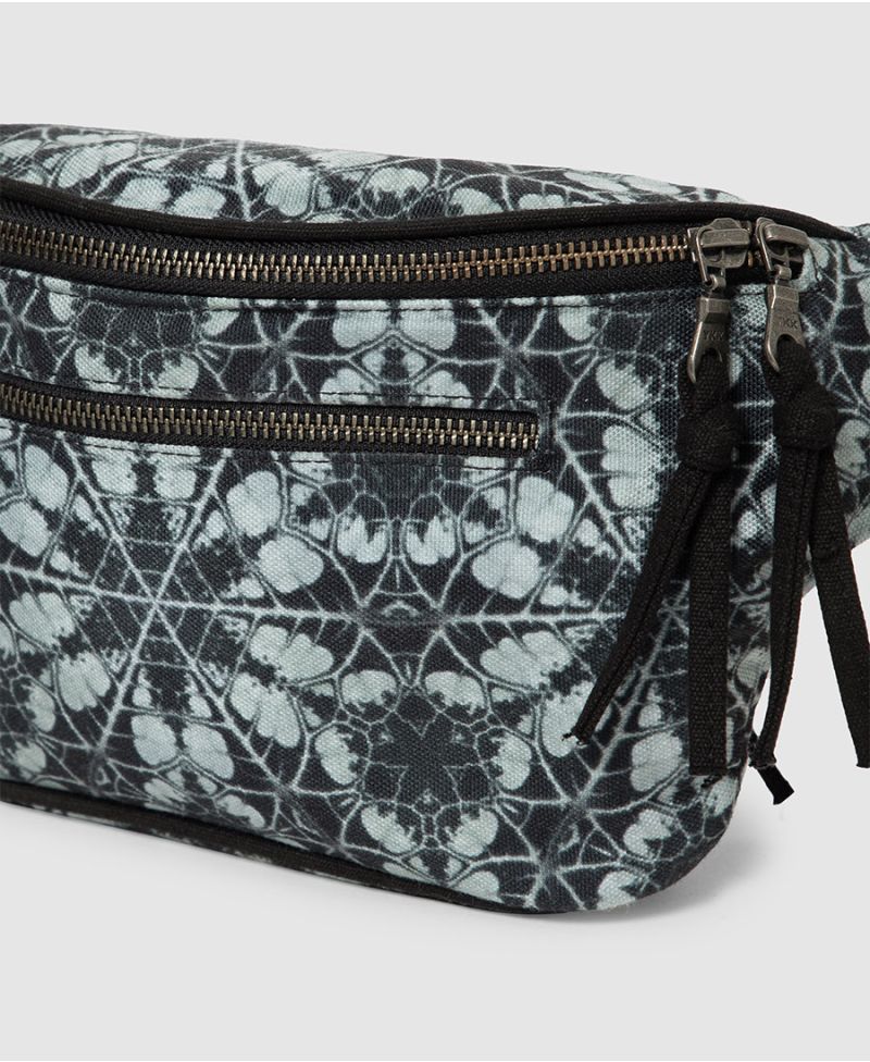 Cyclamen Pouch