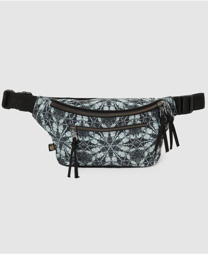 Cyclamen Pouch