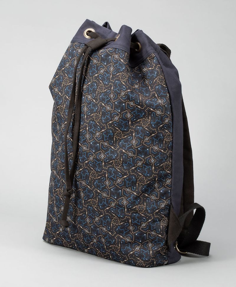 Plonter  ➟ Padded Straps Drawstring Backpack 