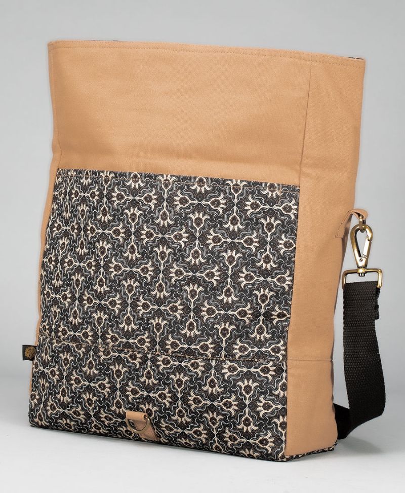 Laptop messenger canvas bag for women 