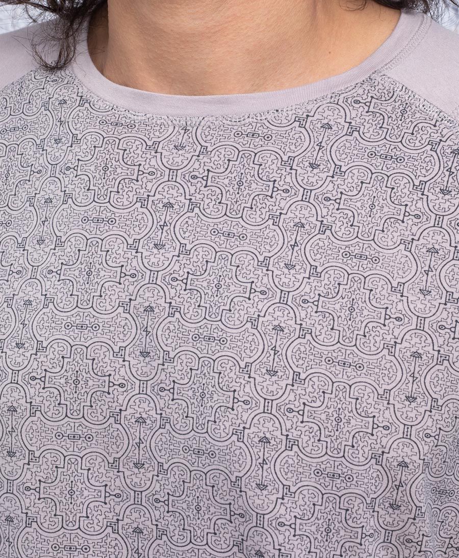 Shipibo Kené Long Sleeve T-shirt ➟ Grey