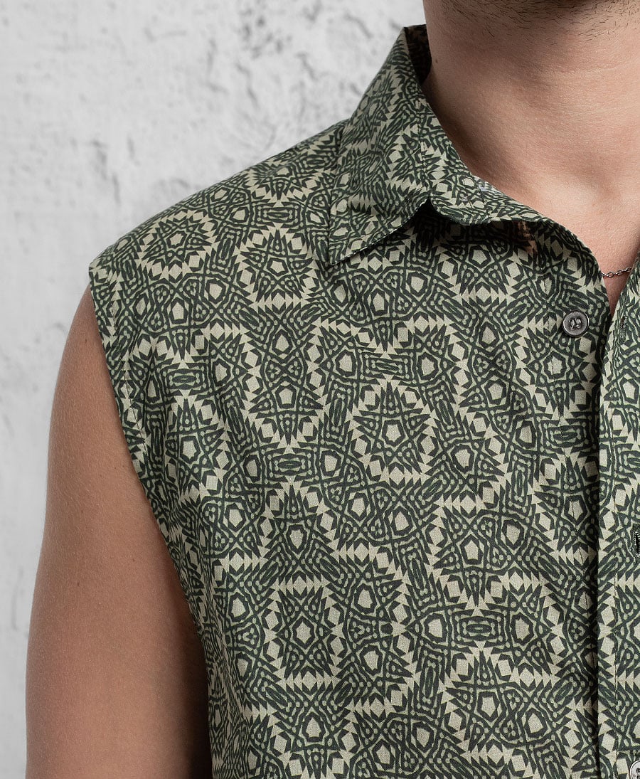 geometric sleeveless button up shirt