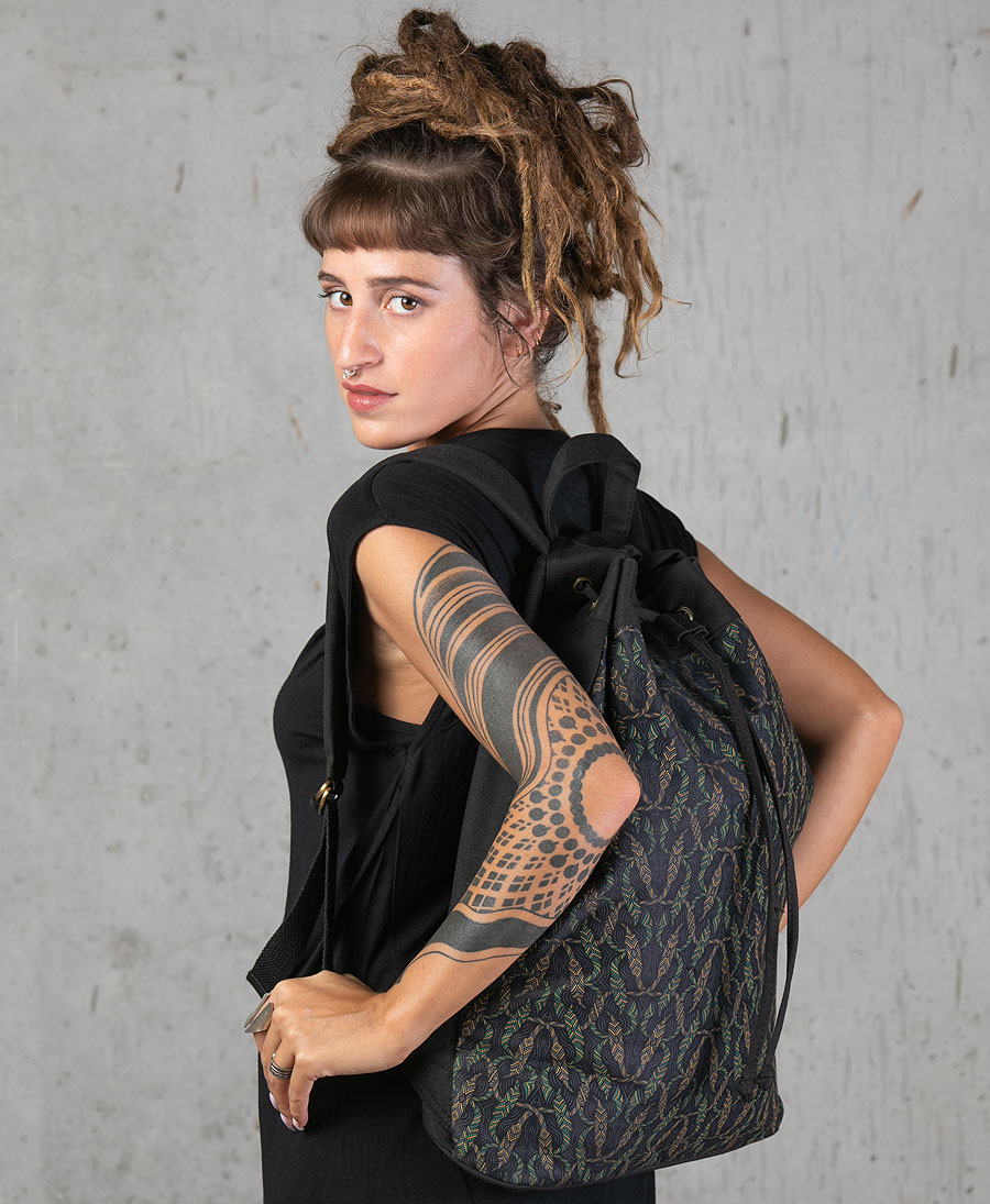 drawstring bag with padded straps