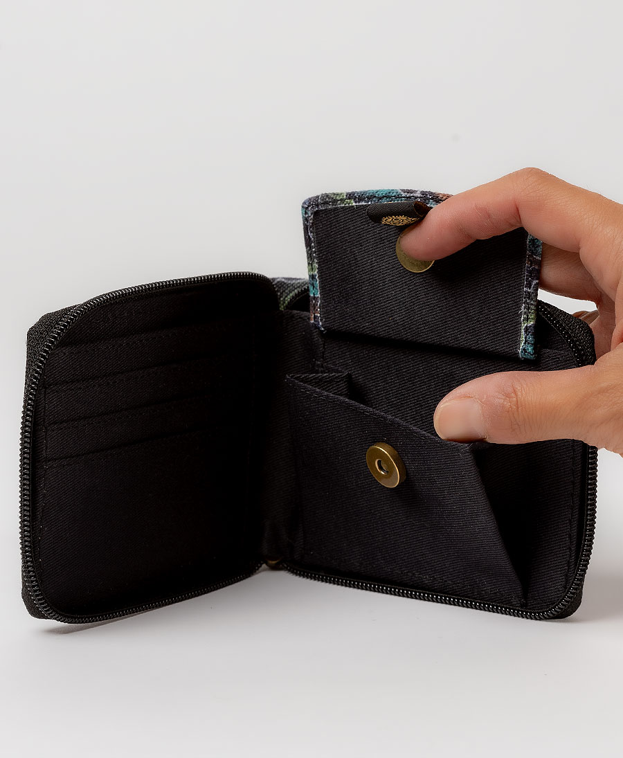 Zip around wallet for men